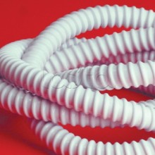 Труба гофрированная армированная ПВХ 32 мм DKC 57032 (30 м)