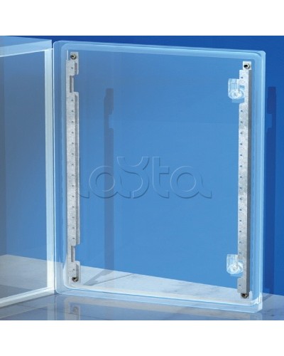 Рейки дверные, вертикальные, для шкафов CE В=700мм, 1 упаковка - 2шт. DKC R5S70 в Хабаровске Аксессуары для стоек и шкафов Pintop.ru