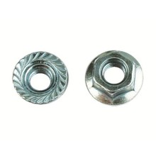 Гайка с насечкой, препятствующей откручиванию М5 (200 шт/уп) DKC (CM100500)