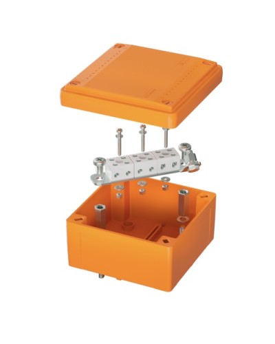 Коробка пластиковая FS с гладкими стенками и клеммниками IP56 100х100х50мм 6р 450V,6A, 4мм.кв DKC (FSB10604) в Хабаровске Распределительные коробки Pintop.ru