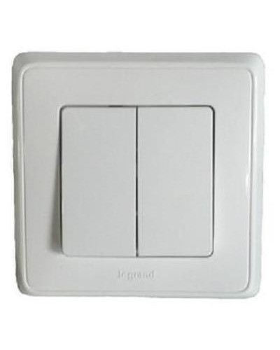 Выключатель автоматические клеммы 10 А 250 В белый Cariva Legrand 773658 в Хабаровске Аксессуары для кабель-канала Pintop.ru