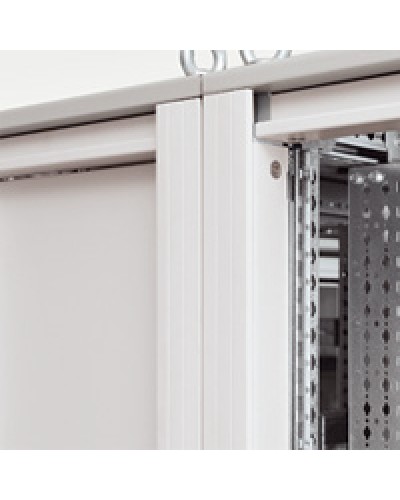 Облицовка Legrand 020561 в Хабаровске Аксессуары для стоек и шкафов Pintop.ru